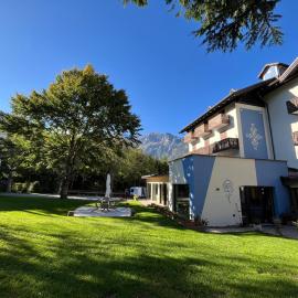 Hotel alle Rose Family inspired garden and spa, hotel em Cavedago