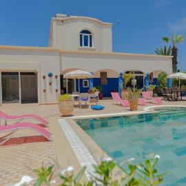 Luxury Villa with Private Pool Near Beach up 10 Guests