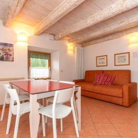 Alpine Walk Lodge, hotel a Falcade
