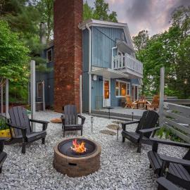 Game Room & Mini Golf Hot Tub Fire Pit