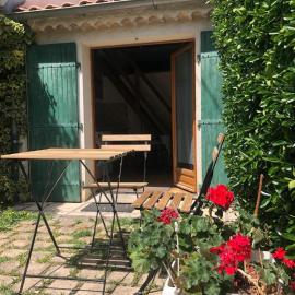 StudioT2 au calme petit jardin proche centre-ville, hotel a Digne-Les-Bains