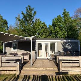 Chalet Masion Meerwijck 6 aan het Zuidlaardermeer, hotel in Kropswolde