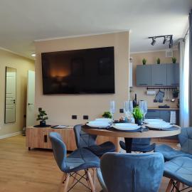 Stylish City Center Apartment - Near Border - Self Check-In, hotel din Narva