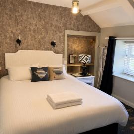 Holland Hotel, Hotel in Llanfachraeth