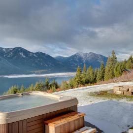 Game Room & Mtn Views: Large Cle Elum Lake House