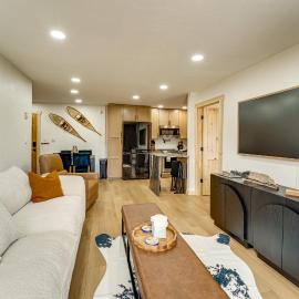 Durango Condo: Walk to Lifts w/ Club Access!, hotel di Durango