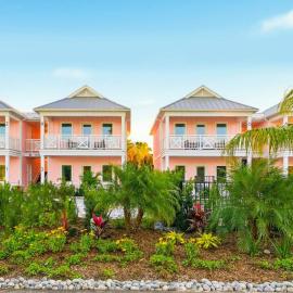 Boutique Beach Hotel - 2Bedroom Suite and Pool