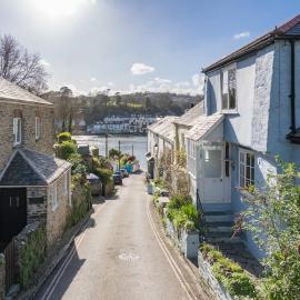 The Blue Cottage, amazing views and cosy interiors, hotel a Bodinnick