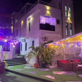 DE Lounge Inn, khách sạn ở Ikorodu