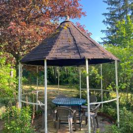 Le Refuge du Jardin de l'Impériale-les Gites de l'Impériale, Hotel in Sermizelles