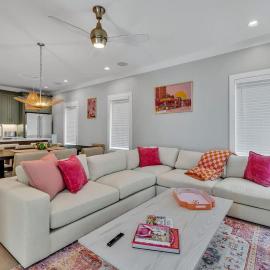 Resonant - 2 Townhomes - 2 Private Rooftop Decks, hotel in Nashville