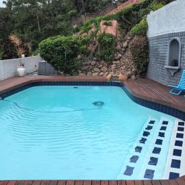 Protea House - self-catering house with a Pool