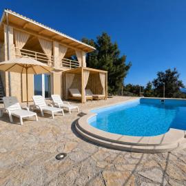 Villa Aura, hotel di Milna