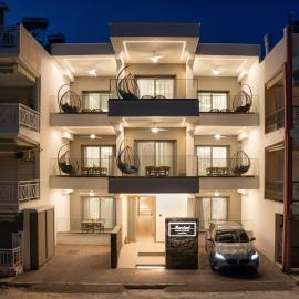 MarAzul Luxury Suites, hotel in Flogita