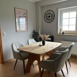 Ferienwohnung Haus Liane, hotelli kohteessa Reil