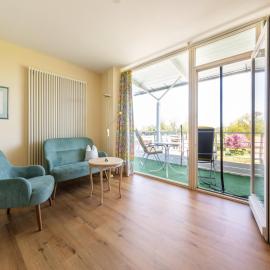 Stylish holiday apartment near the spa park in Bad Birnbach, hotel in Bad Birnbach
