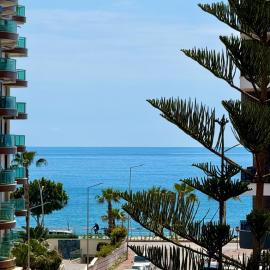 SA Apartments! Family 2BD Flat 150m to the Beach