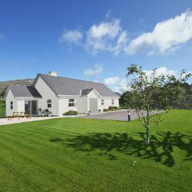 4 Bed in Beara oc-i437, hotel a Adrigole