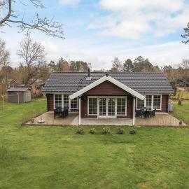 8 person holiday home in Hadsund-By Traum, hotel en Odde