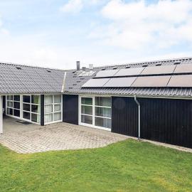 10 person holiday home in Hadsund-By Traum