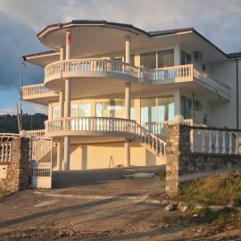 Kalanar villa, Hotel in Elbasan