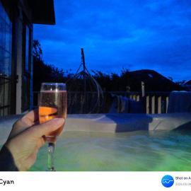 'Sunset Lodge' Peaceful Coastal Retreat with Hot Tub, hotel in Monreith