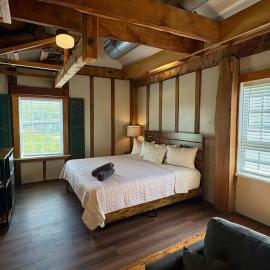 Mill Creek Suite (Jacuzzi Tub) - Potter’s Mill, khách sạn ở Bellevue