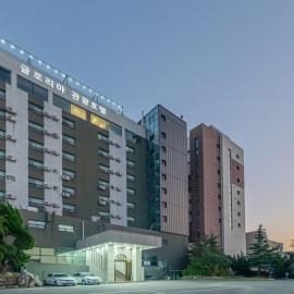 Donghae Gloria Hotel, хотел в Донгхае
