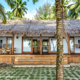 Villa RORO Mentawai - Oceanfront Tropical Escape, hôtel à Katiet