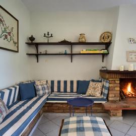 Seafront Cozy Villa - Corfu Homely Getaway, hotelli kohteessa Kavos