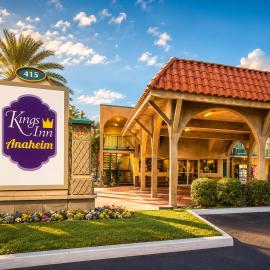 Kings Inn Anaheim at The Park & Convention Center، فندق في أنهايم