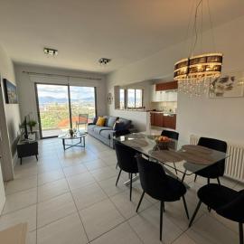 Queens Boutique Apartment 2BR, hotel din Ayios Dhometios