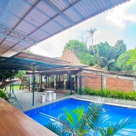 Homestay Joglo Seruni Syariah RedPartner, hotel a Ngaglik