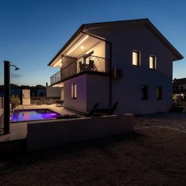 Luxury-relax residence Muraj, hotelli kohteessa Kornić