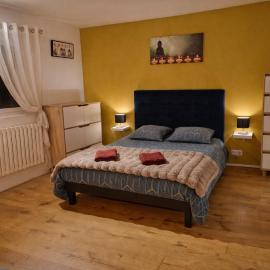 Maison avec jacuzzi proche Rennes jardin calme, hotel v destinácii Noyal-Châtillon-sur-Seich