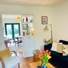 Stylish 2 bed home - Hitchin - parking - near station and parks