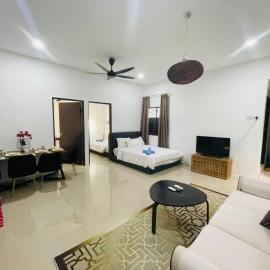 Ferringhi Beach Guesthouse-3bed, hotell i Batu Feringgi