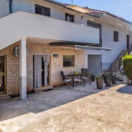 Apartment Fuzalo View by Villas Guide