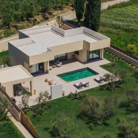Acantha Villa, a Green Escape with Heated Pool, By ThinkVilla、Vanátonのホテル