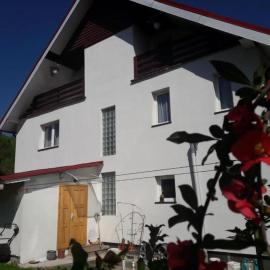 Casa Ionela nr 13- Complex de pensiuni si Casute la Munte, hotel u gradu Čahlau