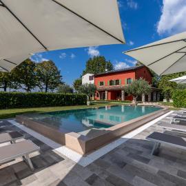 Pozzolino Prestige Villa, pool near Lake Garda