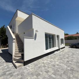 Apartment daal Seline