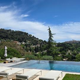Ideal BnB, Luxury Apartments