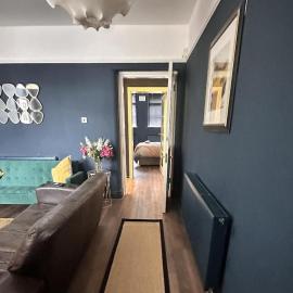 Apartment Sleeps 4 with Enclosed Garden