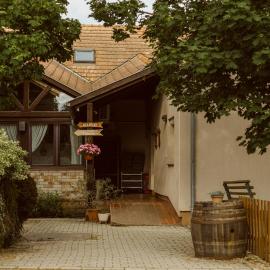 Borostyánkert Étterem & Vendégház, hotelli kohteessa Sitke