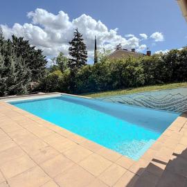Villa Millepertuis - 3 chambres - Piscine - Clim, hotel in Gréoux-les-Bains