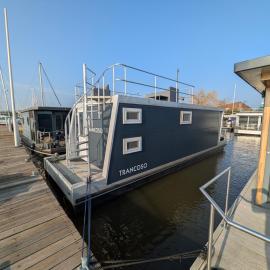 Unique Houseboat near Amsterdam (20 min)