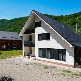 Craiasa Draganului, khách sạn ở Poeni