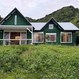 Green Rabbit House by private beach