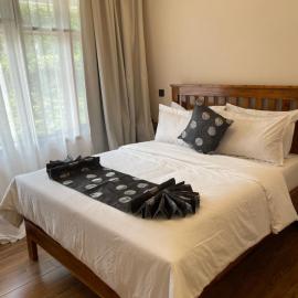 Peak Park Hotel, hotel u Mbeji
